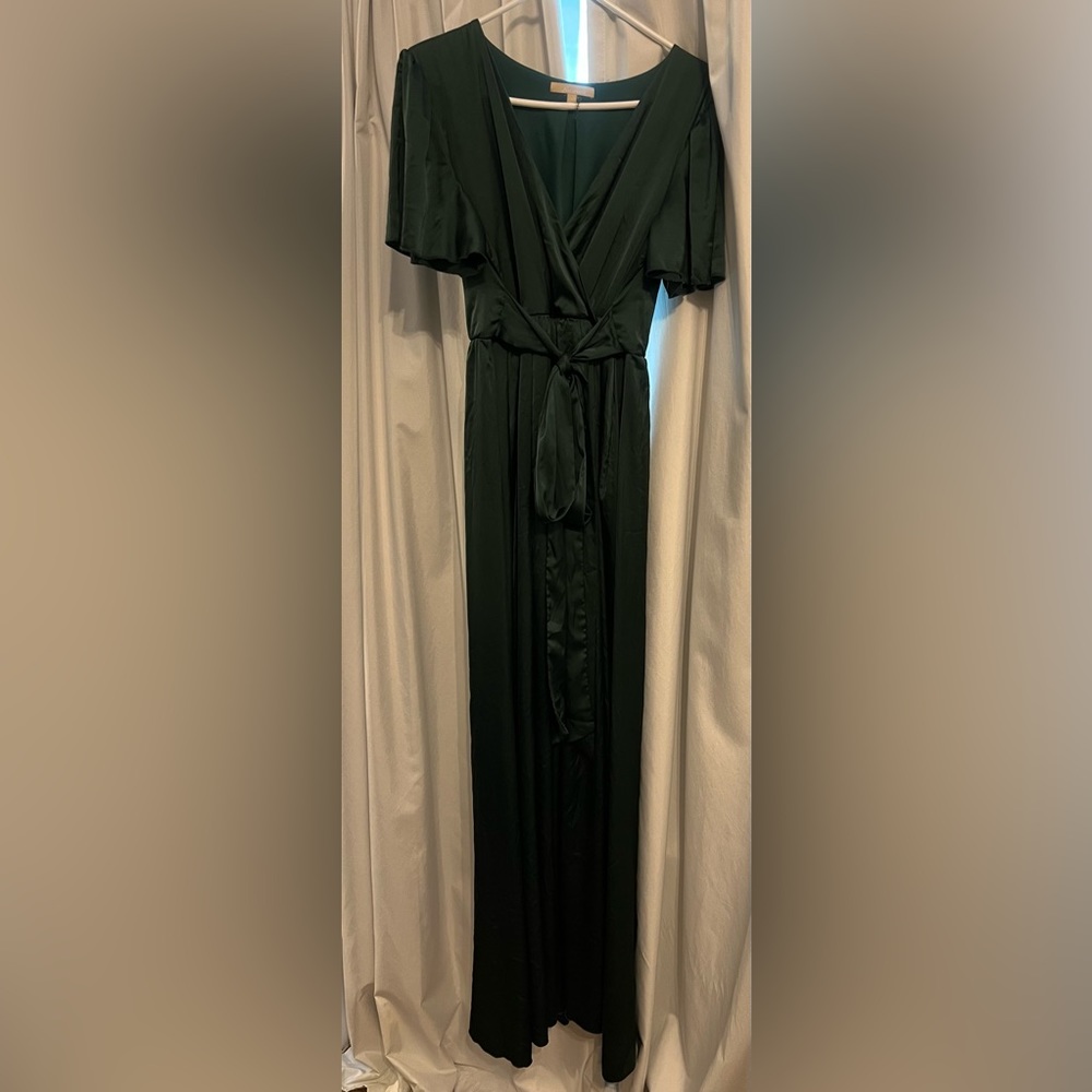 Green maternity dress. Worn once. In great condition.